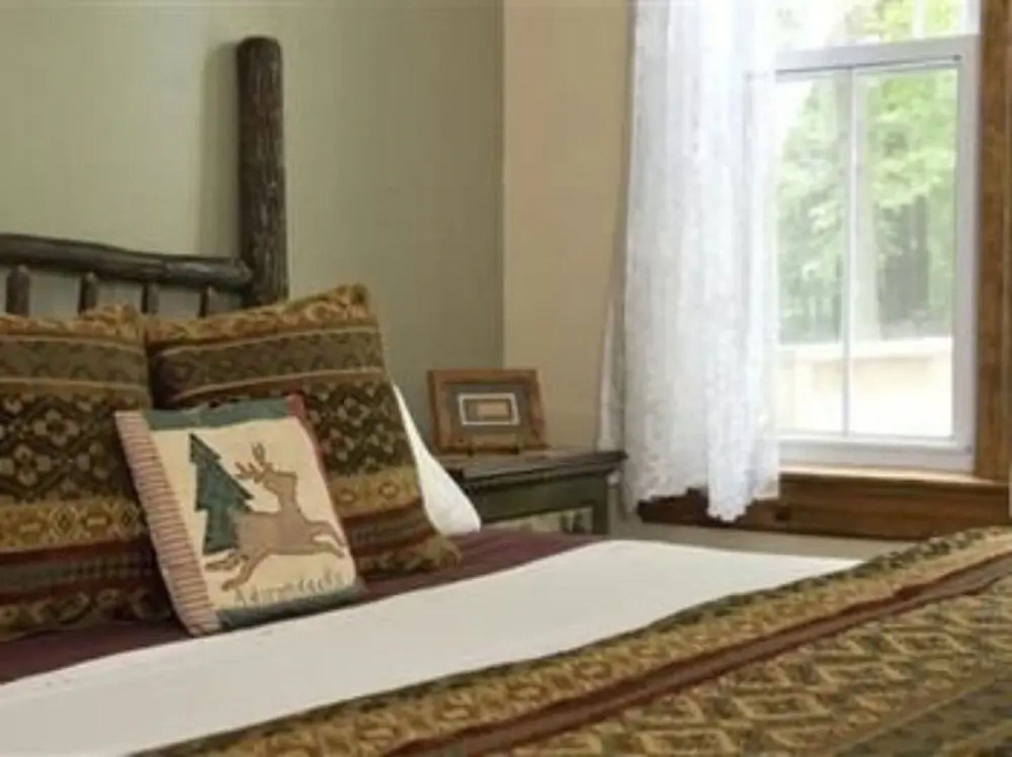 Rockwell Falls Inn and Wine Bar