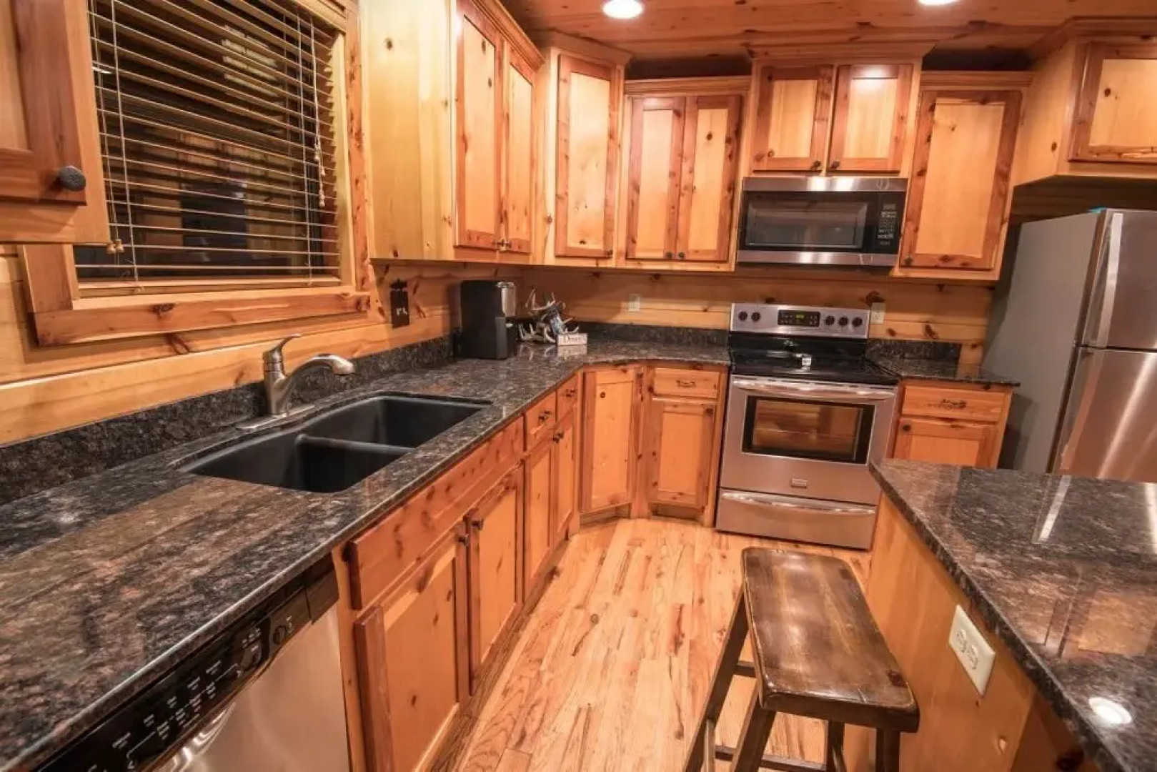 Mountain Dream Lodge - 4 Br Cabin