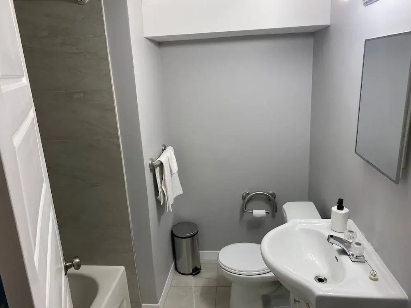 Modern 3 BR Home - Family Friendly