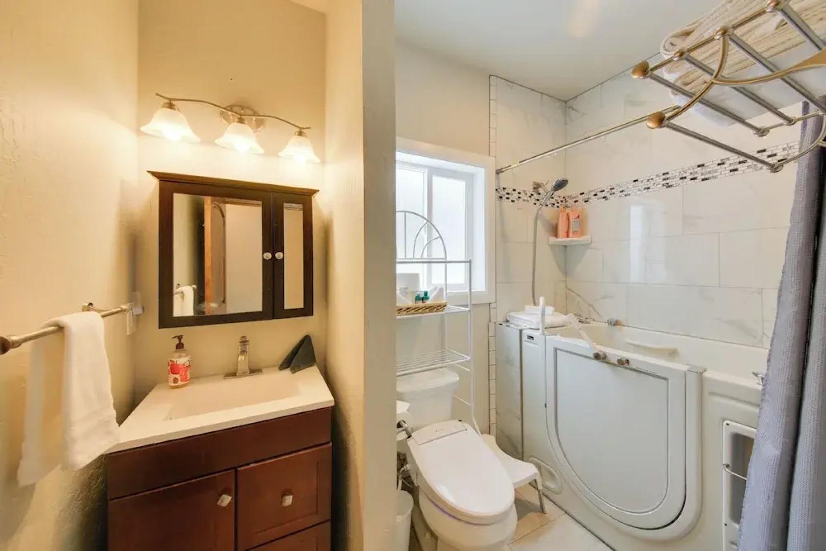 Expansive Group Lake House w/ Private Hot Tub!