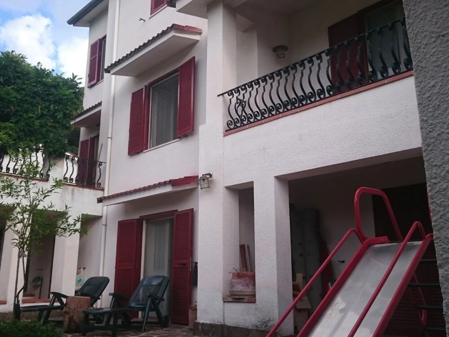 Sun-kissed Villa in Laureana Cilento With Swimming Pool