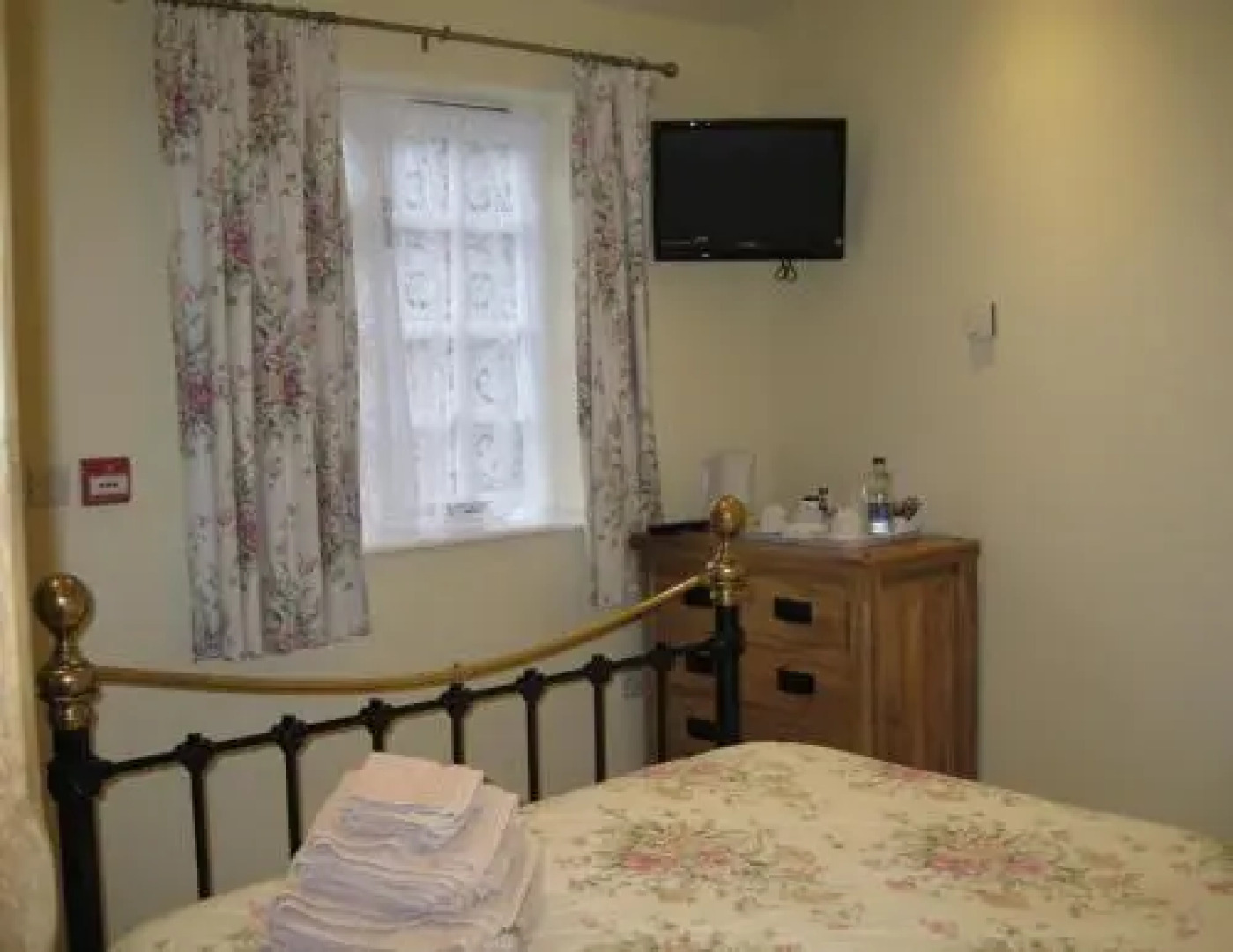 The Barn And Pinn Cottage