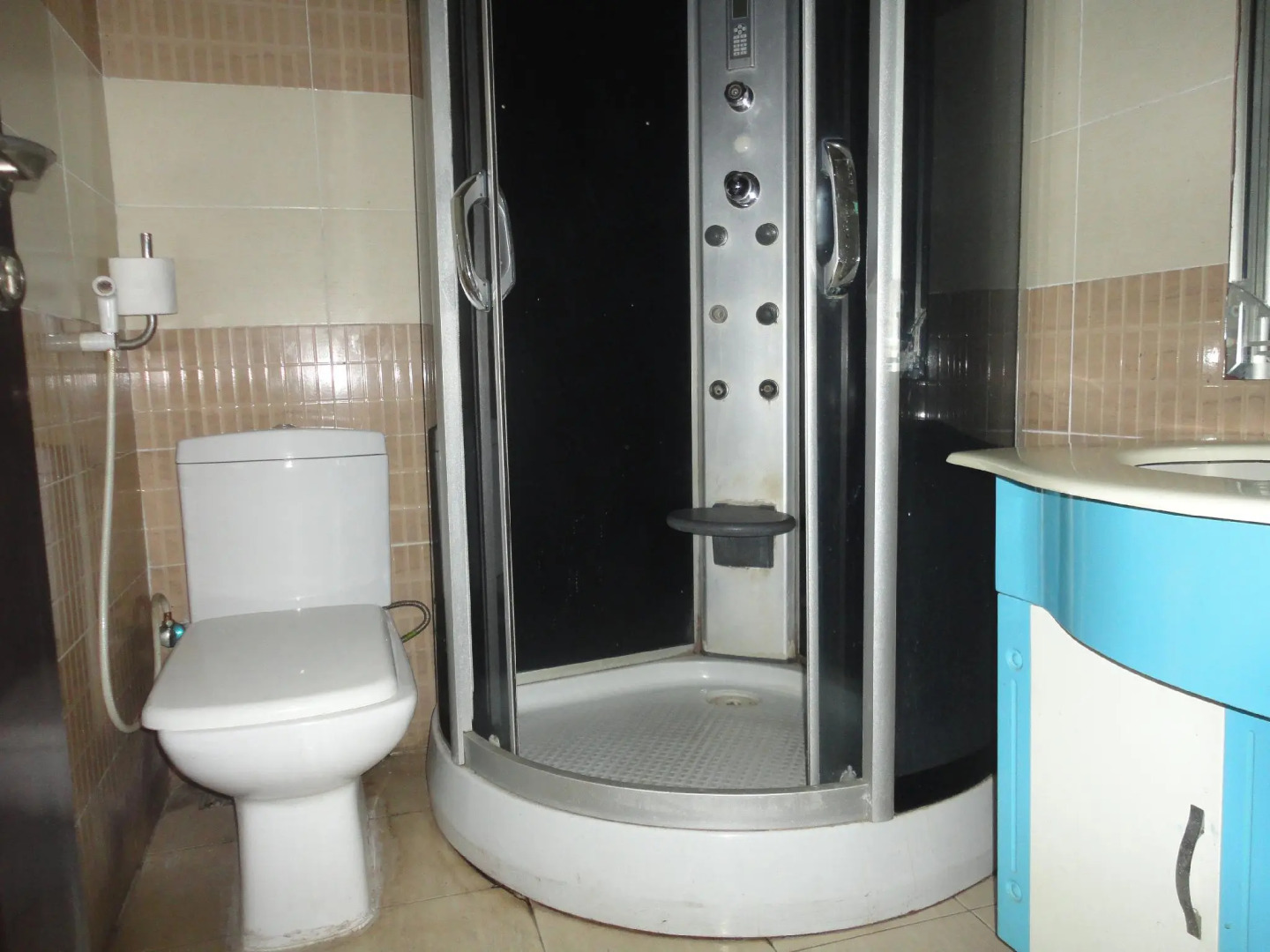 SDM Tavern and Suites