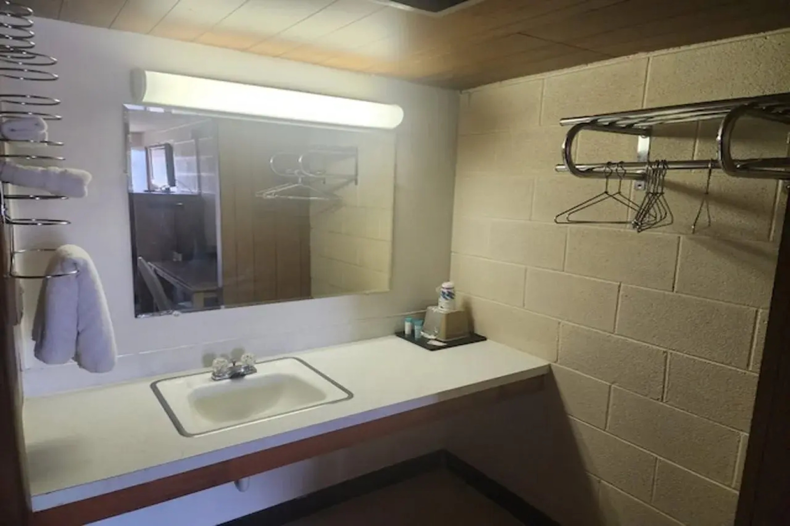 1st Inn By OYO Quinter Hwy 70 KS