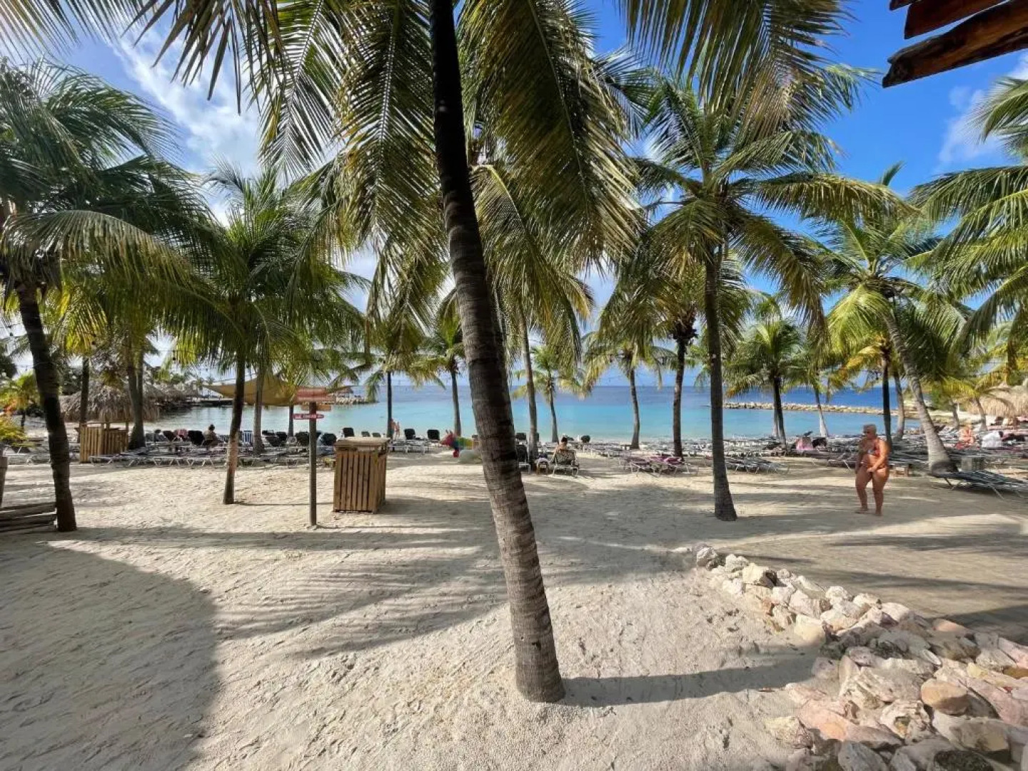 NEWLY STYLED Beach house 'White Sands' GreenView BlueBay Golf & Beach Resort Curaçao 2 bedrooms 2 bathrooms Gated Community Ground Floor Terrace Including Pool & Beach Access Fully Airconditioned Family Friendly