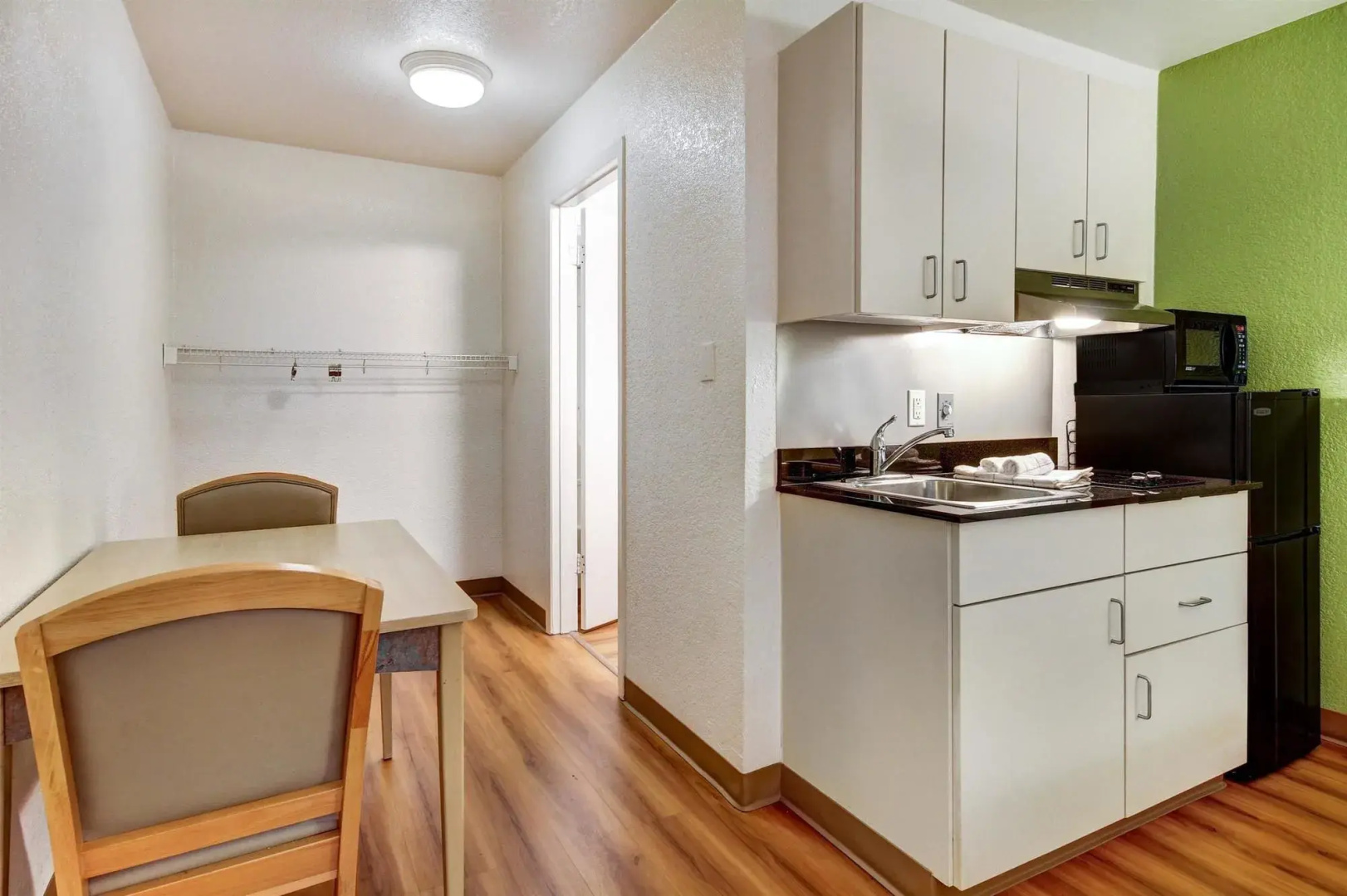 Days Inn by Wyndham Waco University Area