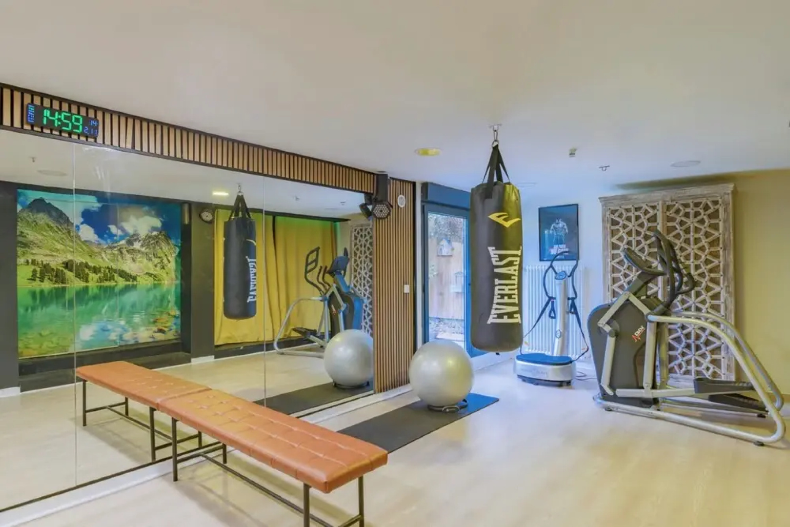Paris Garden River residence