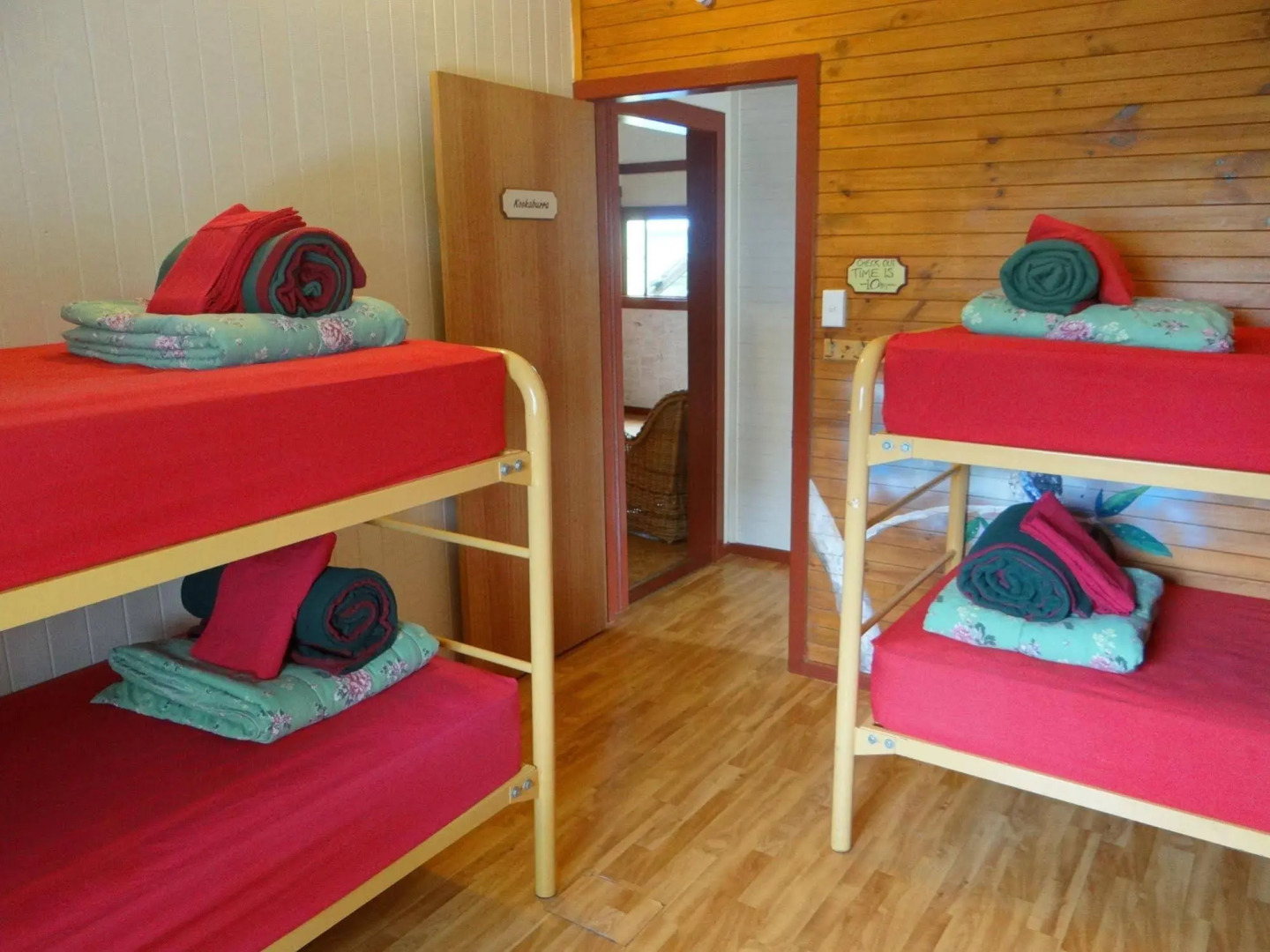 On The Wallaby Eco Lodge - Hostel