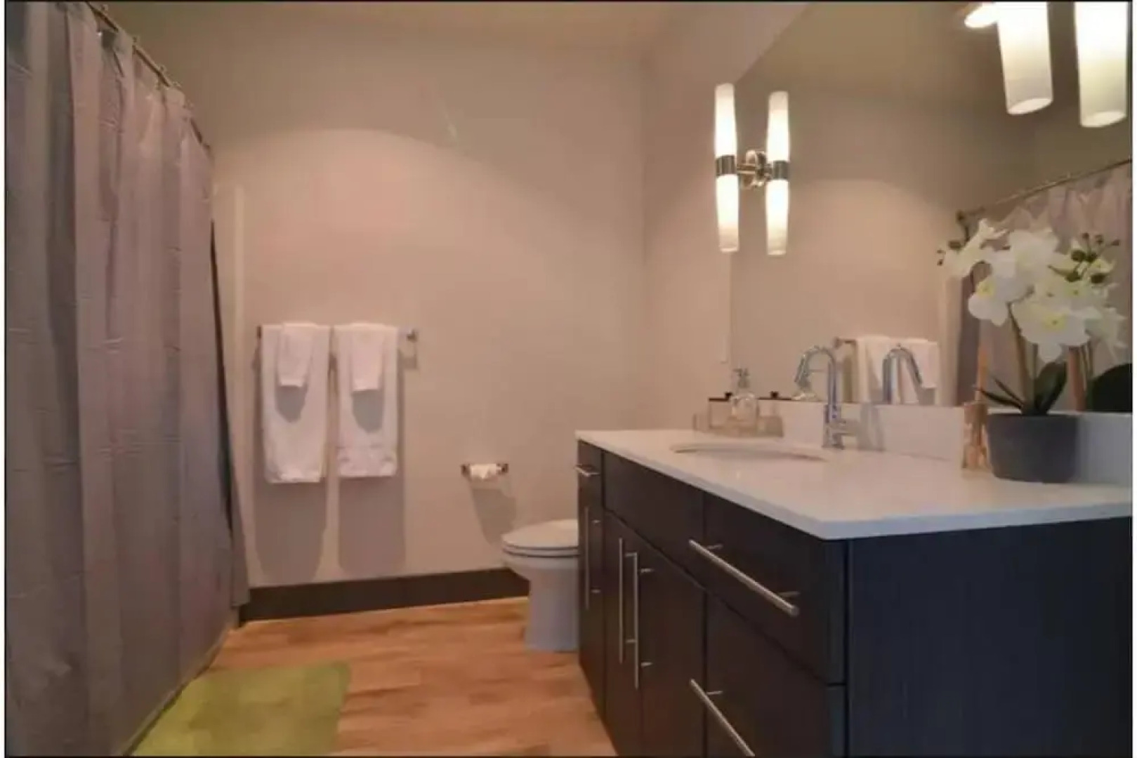 2bd2bath Waterfront Home in Hrt of SEA