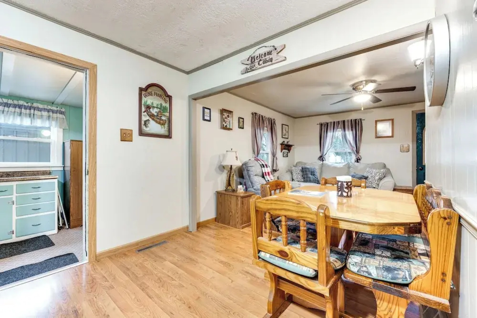 Charming Spirit Lake Home - 6 Mi to Arnolds Park!