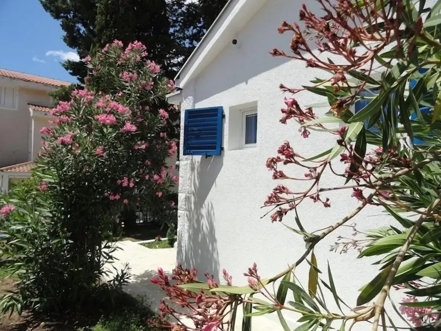 Petrovac Holiday House with pool