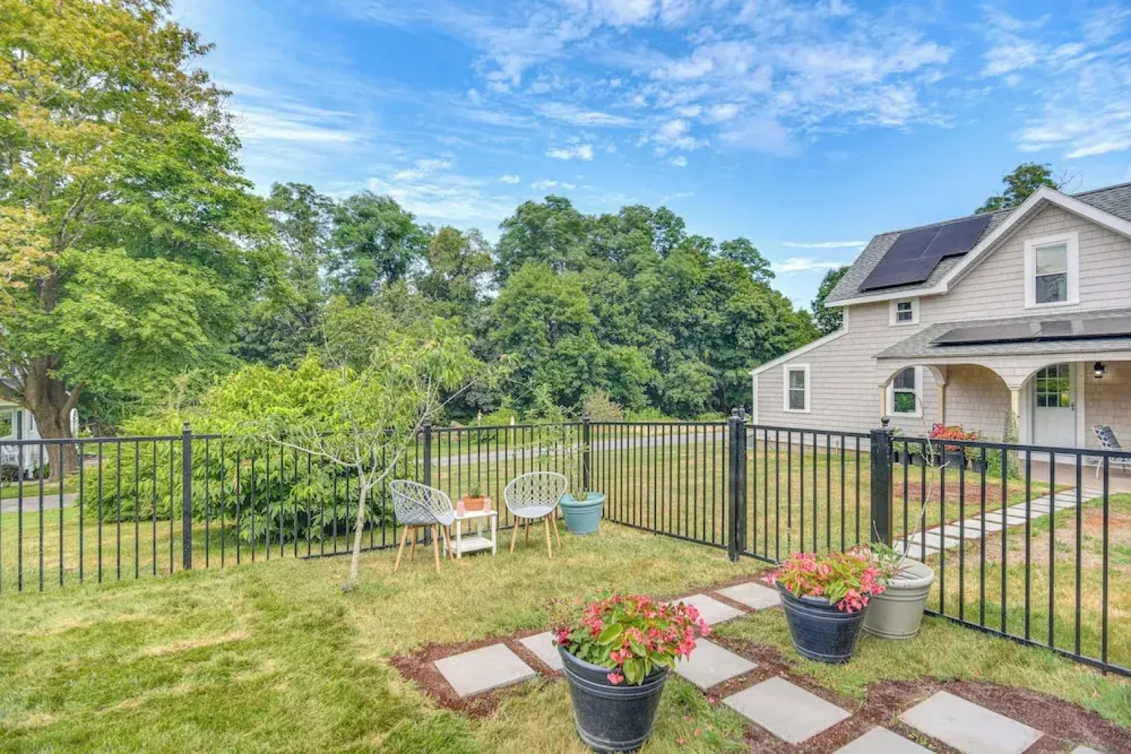 Private Heated Pool: Family Cottage in Plymouth!