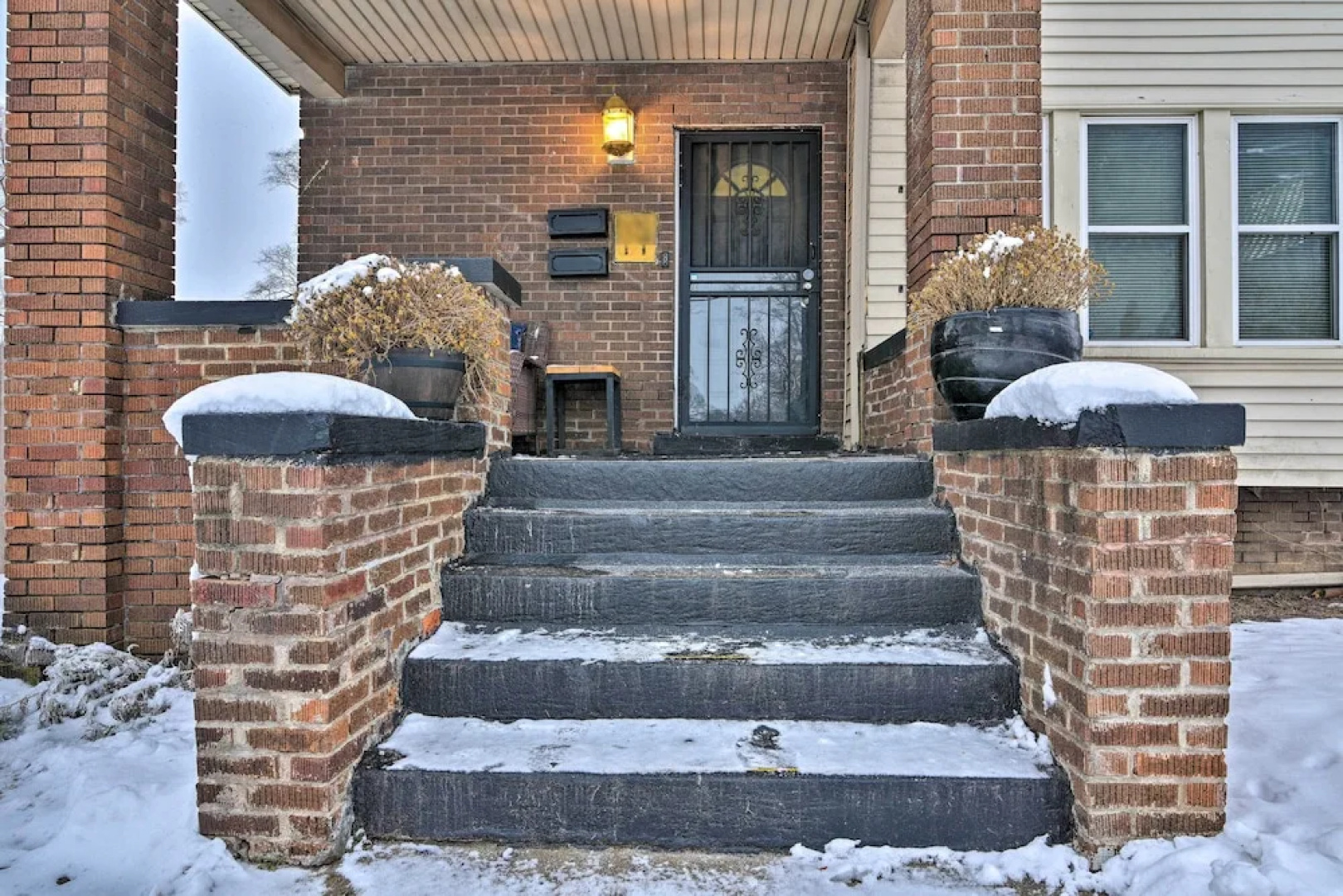 Awesome Detroit Apartment < 3 Mi to Midtown!