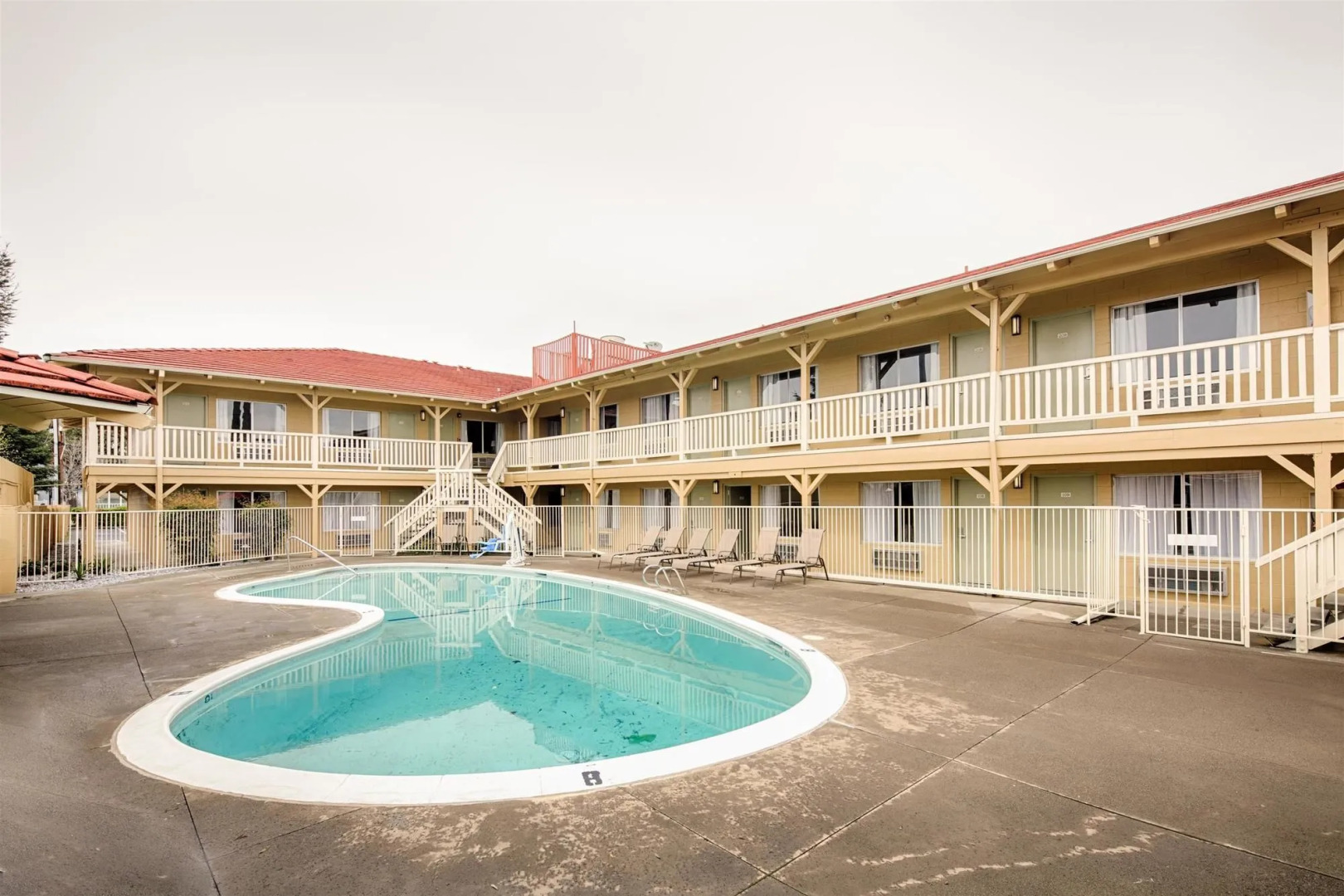 GuestPlace Inn & Suites