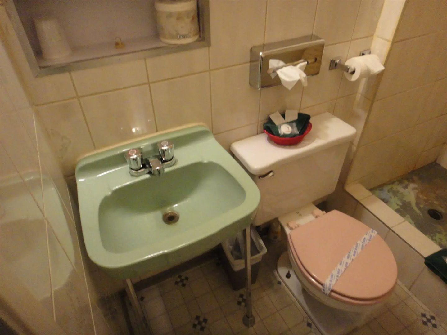 Airport Inn Motel & RV Park