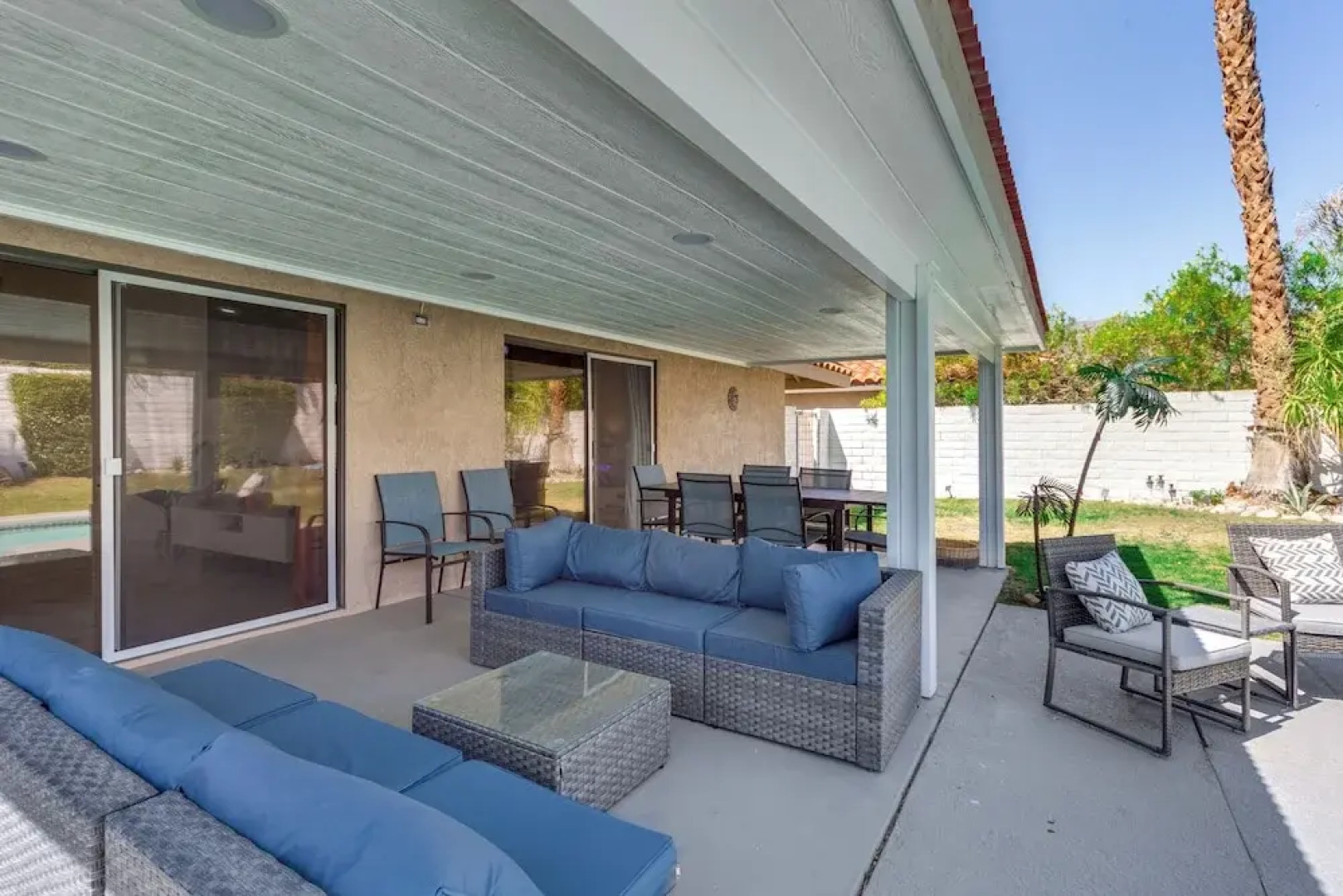 Game Room, Hot Tub & Mtn Views: Palm Springs Gem