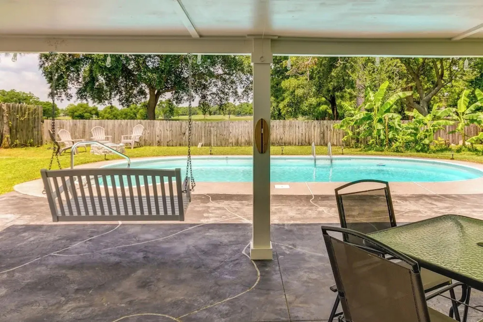 Gulf Breeze Vacation Rental for 2 w/ Pool Access!