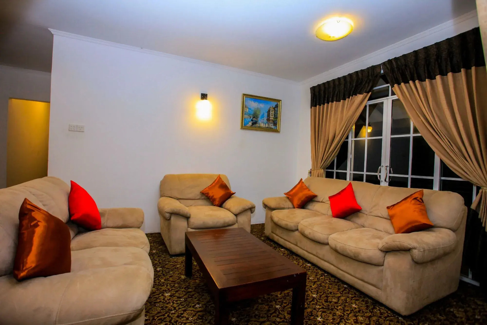 La Cottage Boutique Hotel & Restuarant