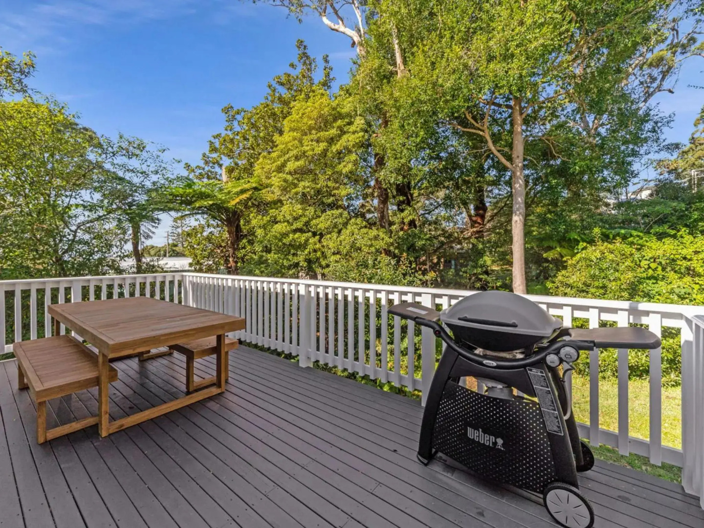 MOBYS AT HYAMS Hyams Beach 4pm check out Sundays