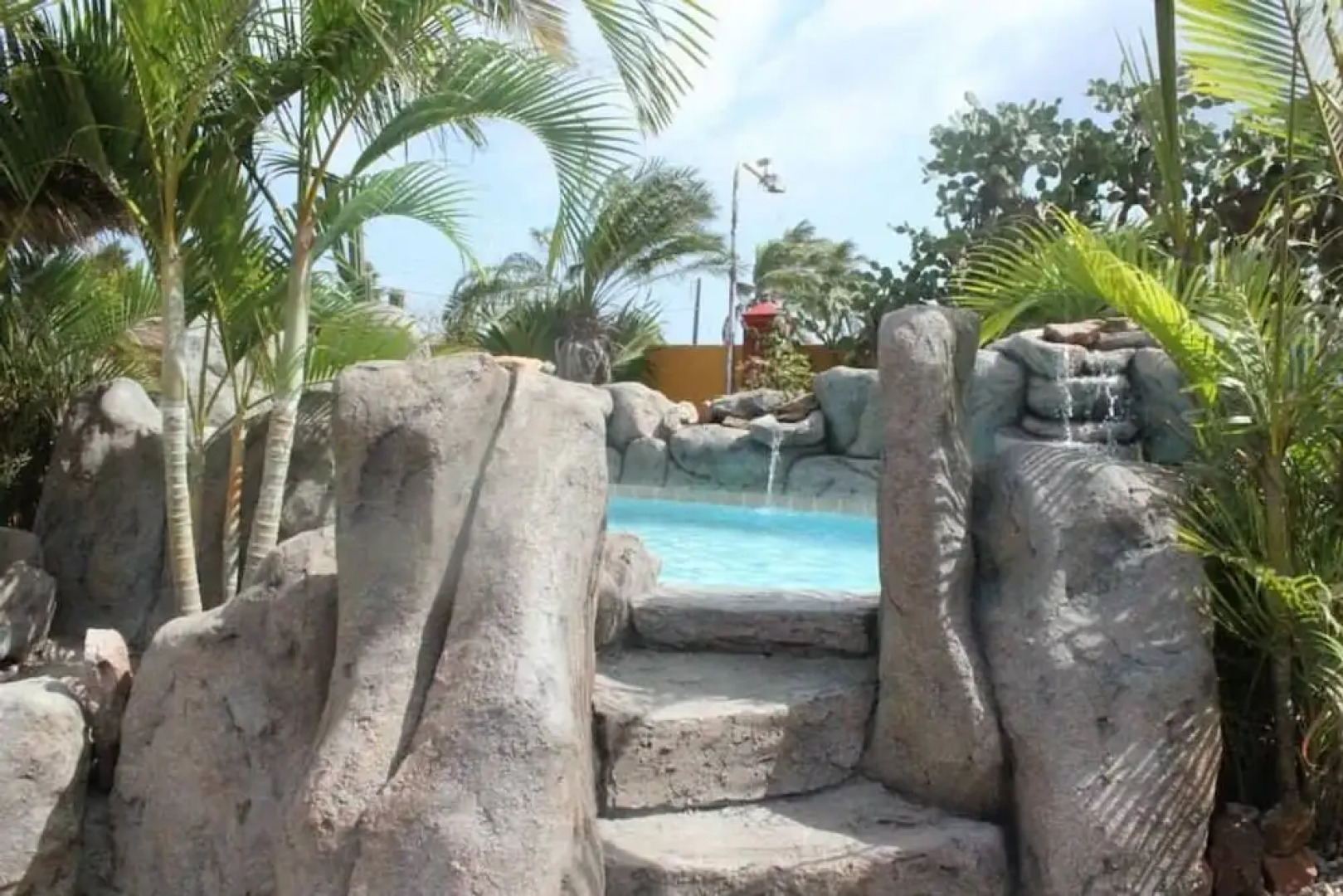 Sea Breeze Ocean, Studio 7 at Mangel Halto Beach