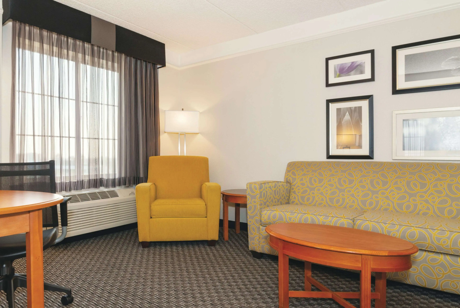 La Quinta Inn & Suites by Wyndham Ontario Airport