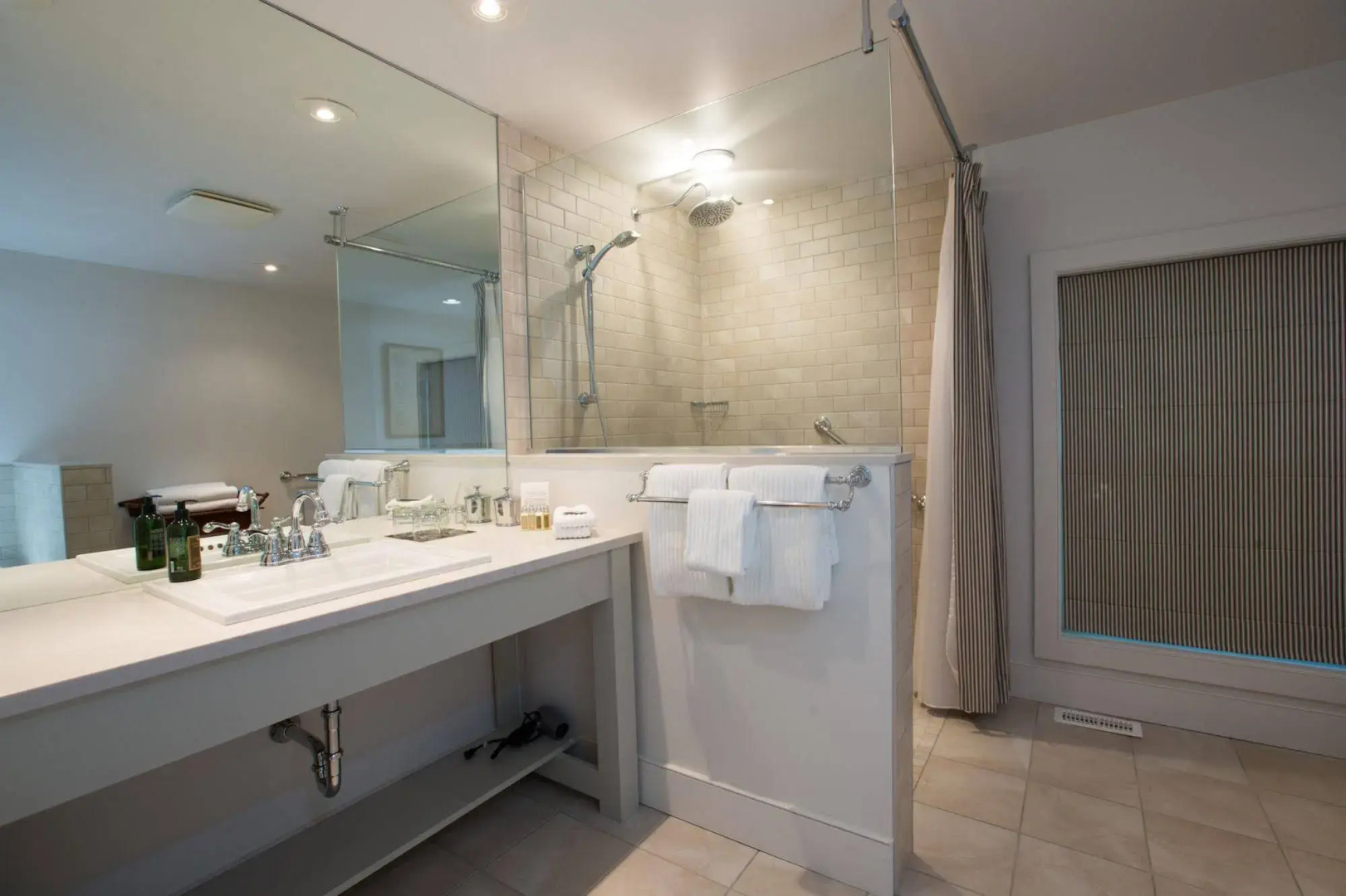 The Little Inn of Bayfield