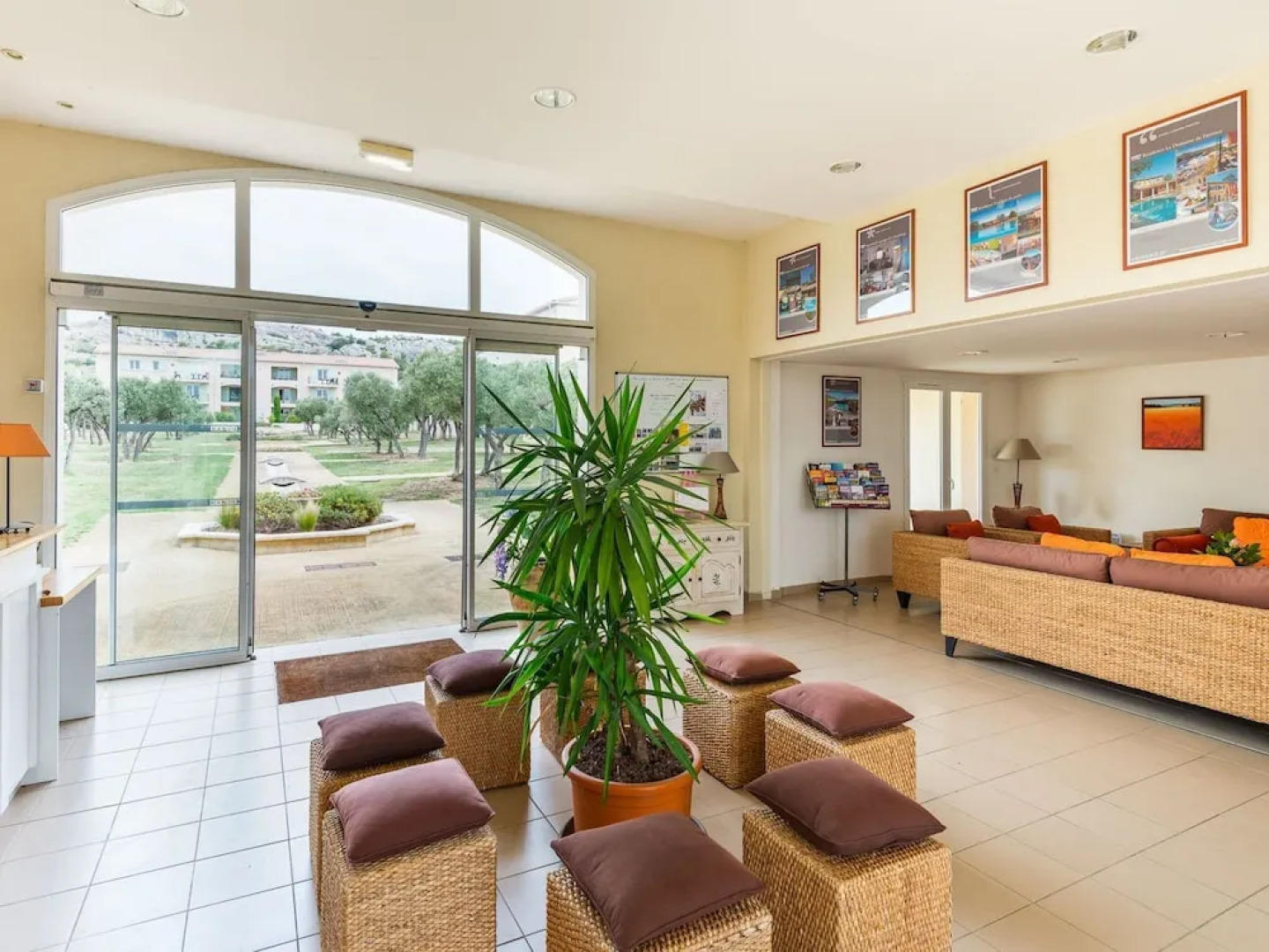 Apartment in Provencal Style in a Beautiful Landscape