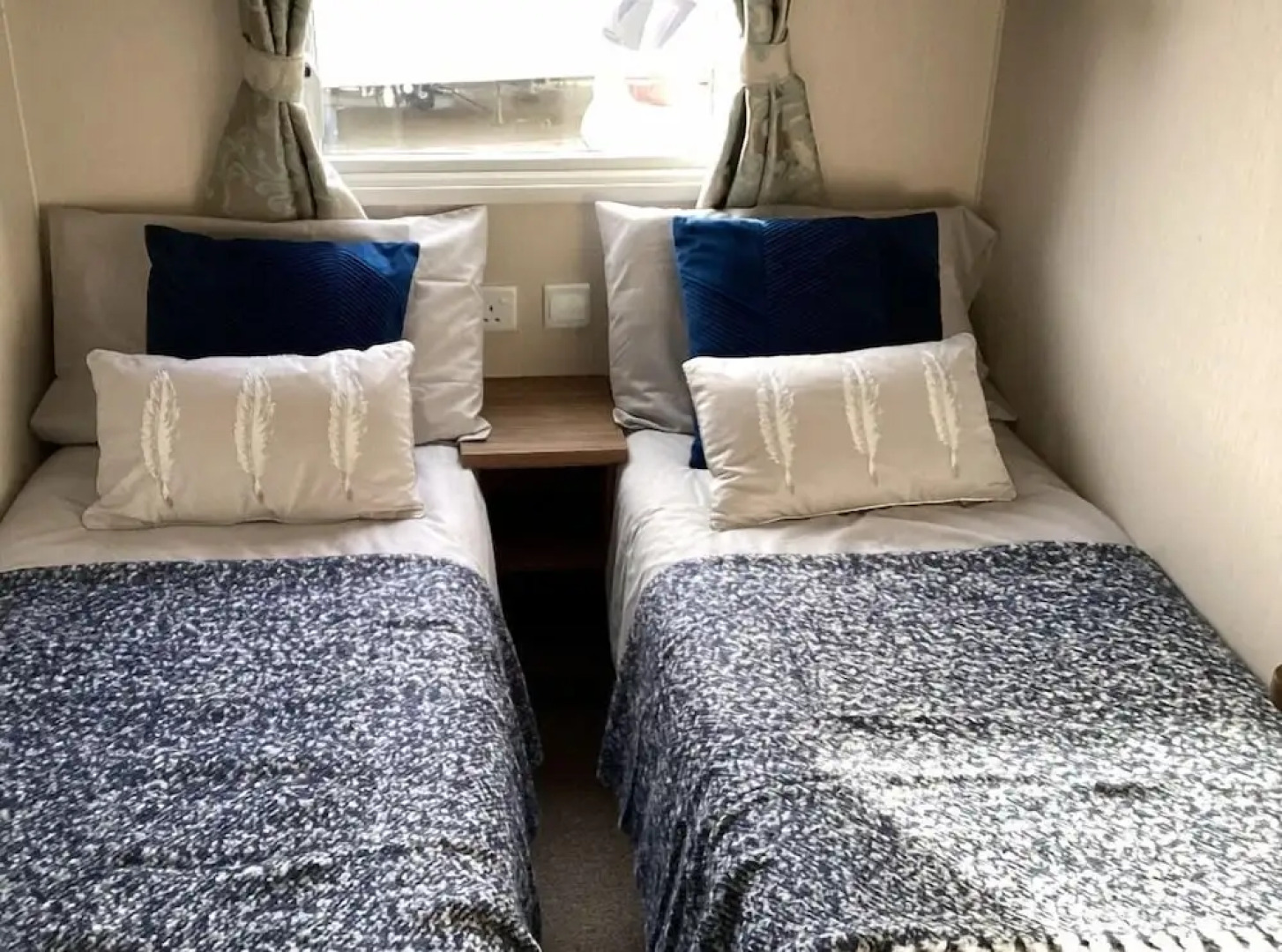 Immaculate 8-bed Cabin in Tattershall Lake