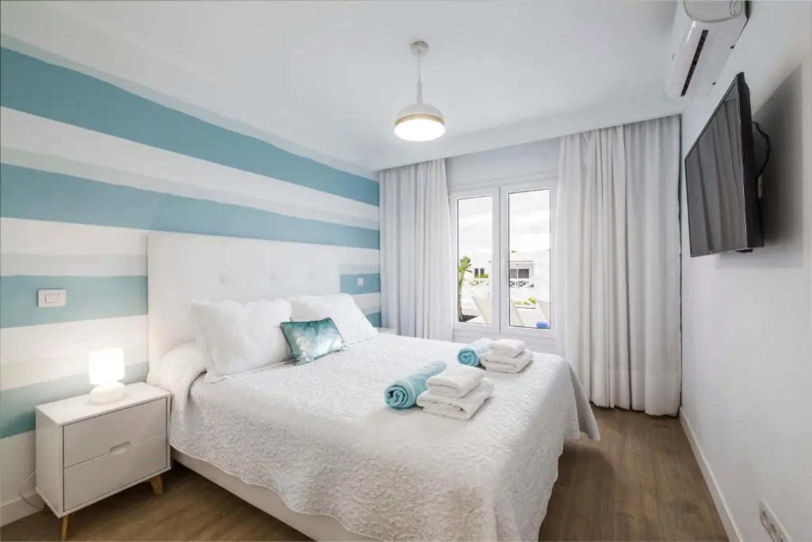 Flower Beach Suite 1