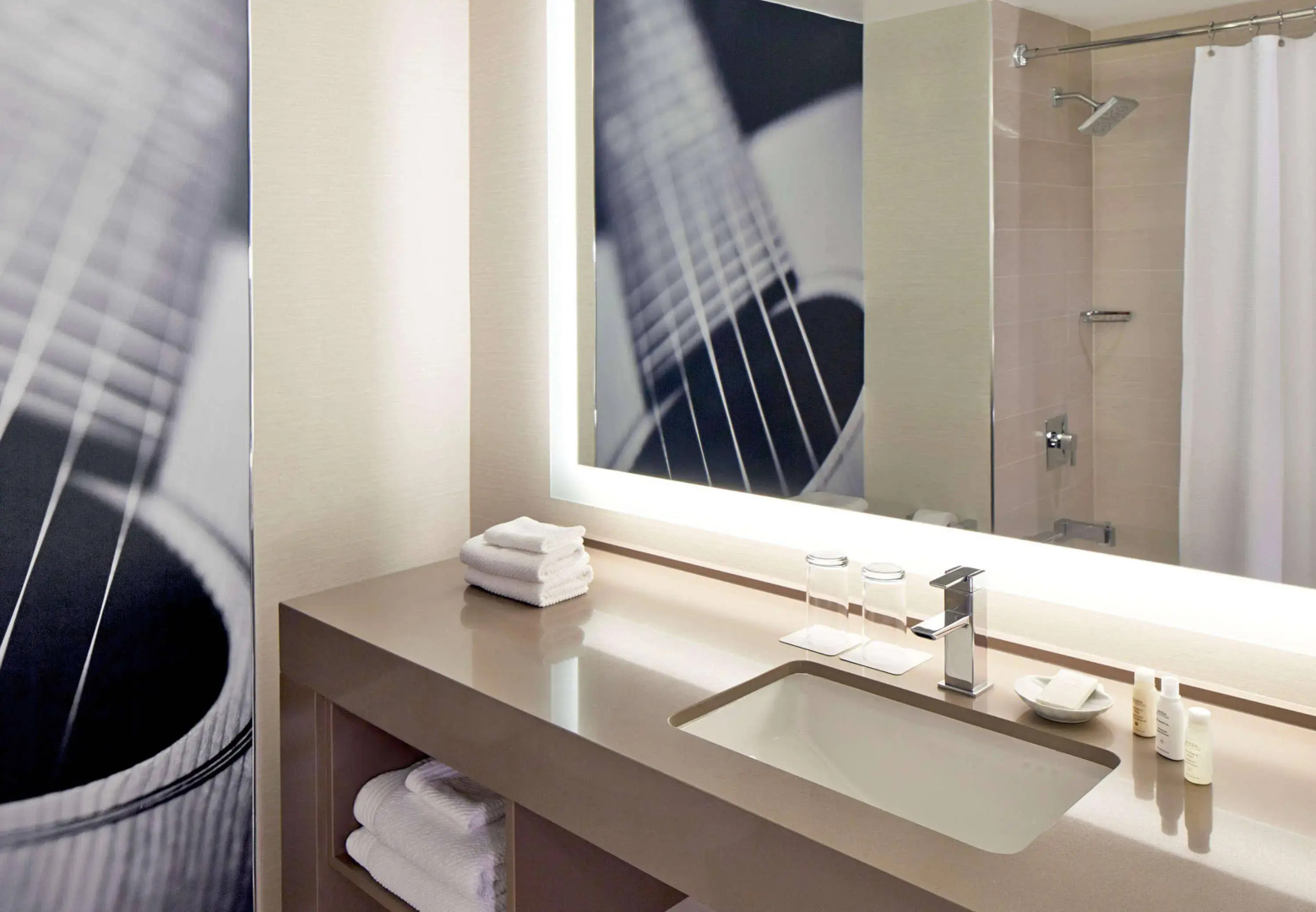 Renaissance Austin Hotel