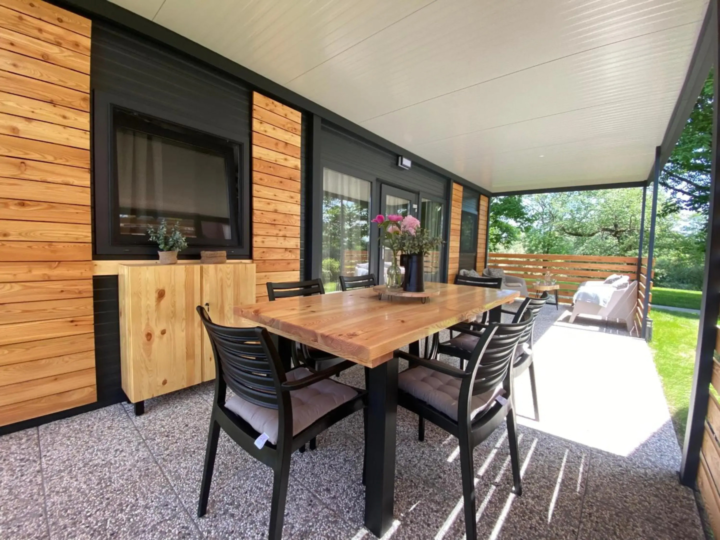 MAGNOLIA HOUSE by the RIVER