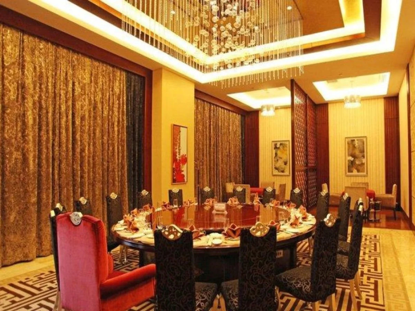 Fortune International Hotel