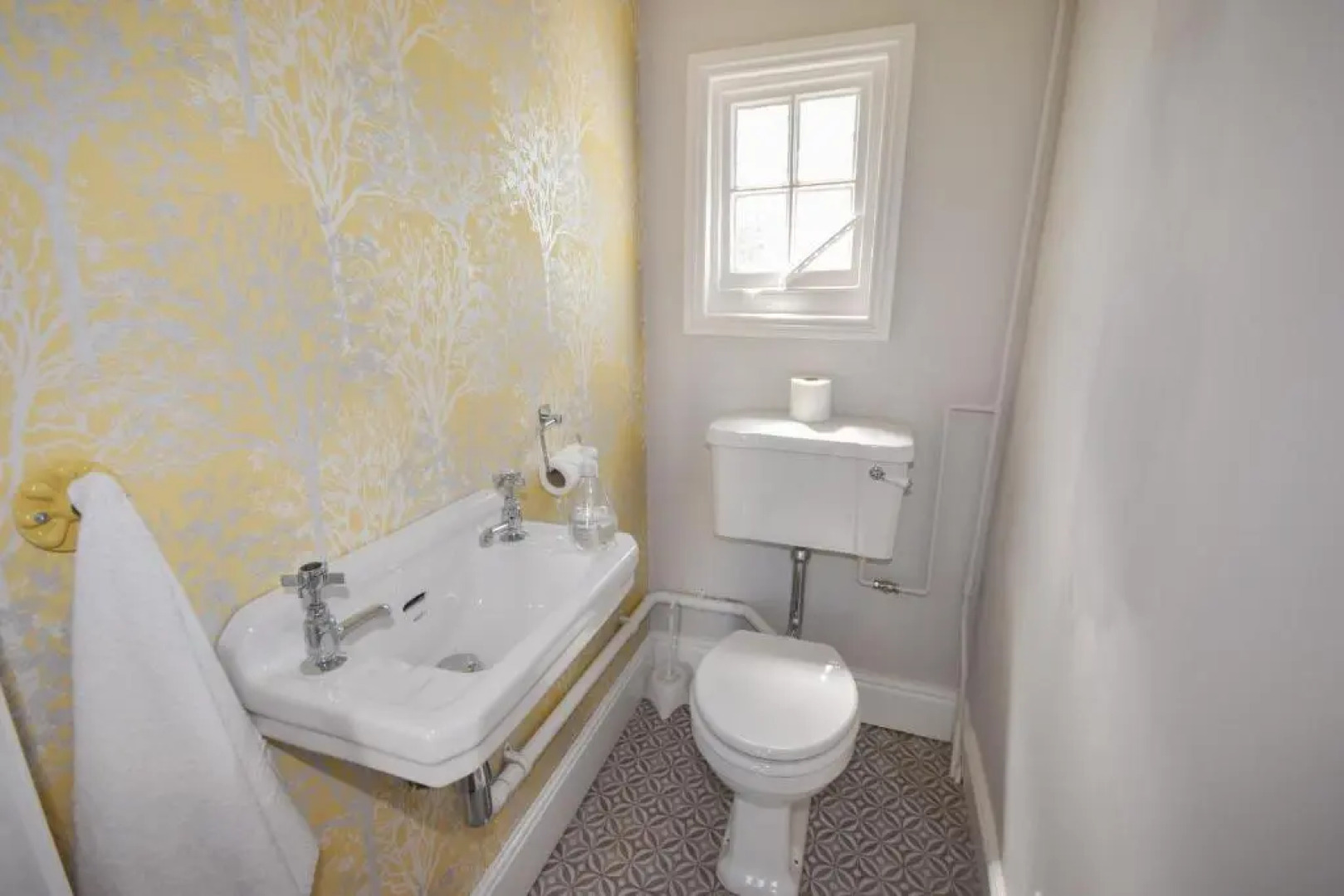 Arden Villa Sleeps 8 Moments From the Golden Sandy Beach of Ryde