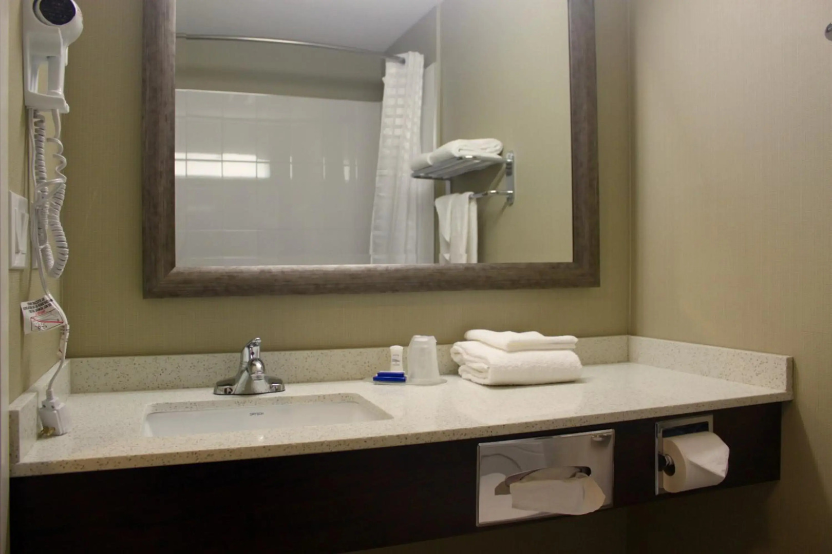 Meridian Inn & Suites Lloydminster