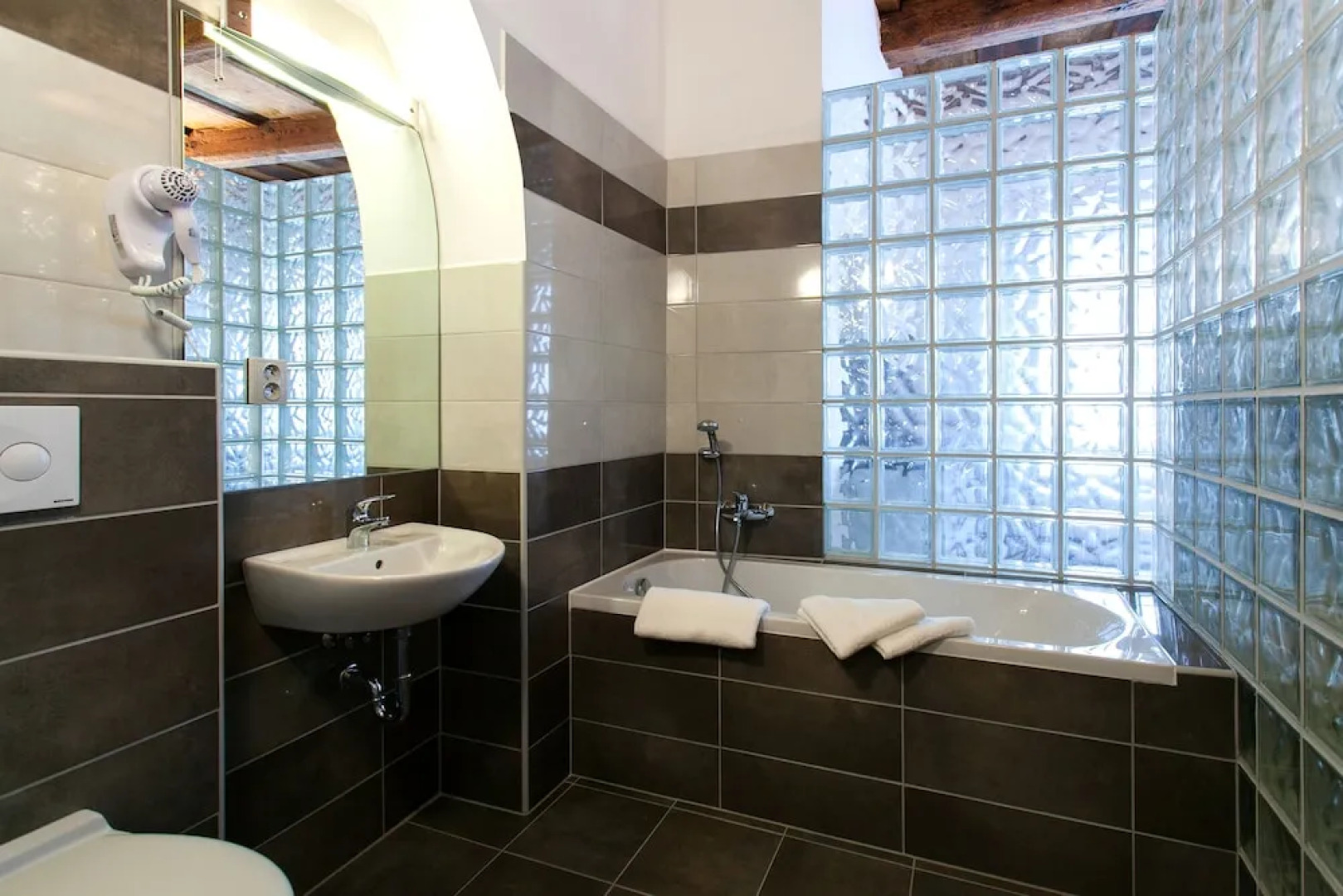 Suites & Apartments U Trí hrusek