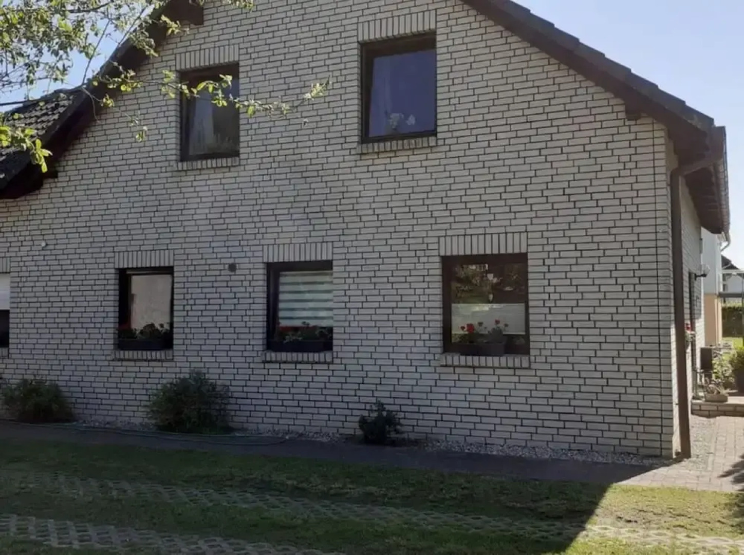 "lake View" Modern Retreat