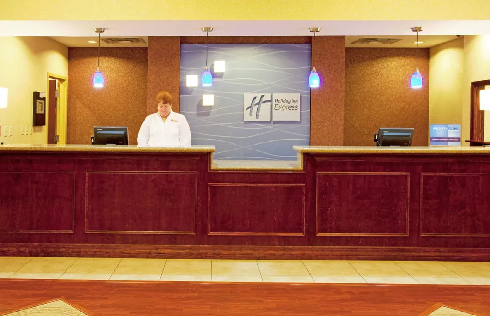 Holiday Inn Express Hotel & Suites Brooksville-I-75