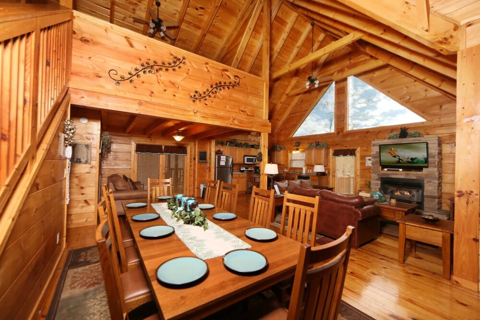 Smoky Mountain Getaway - Five Bedroom Cabin