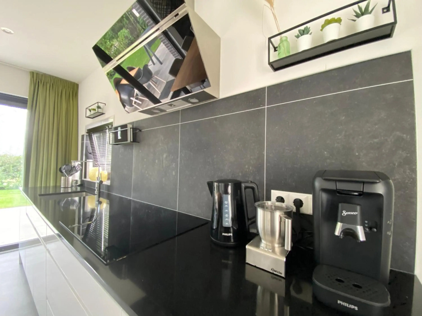 GREEN VILLA - Nachhaltiger Urlaub am Veluwemeer - großer Garten - Dachterrasse mit Meerblick - bis 2 Hunde inklusive