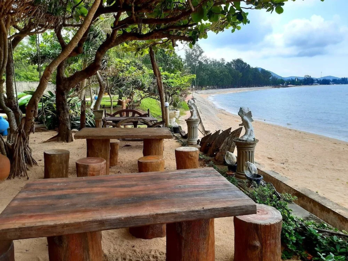 Jungle Bay Resort