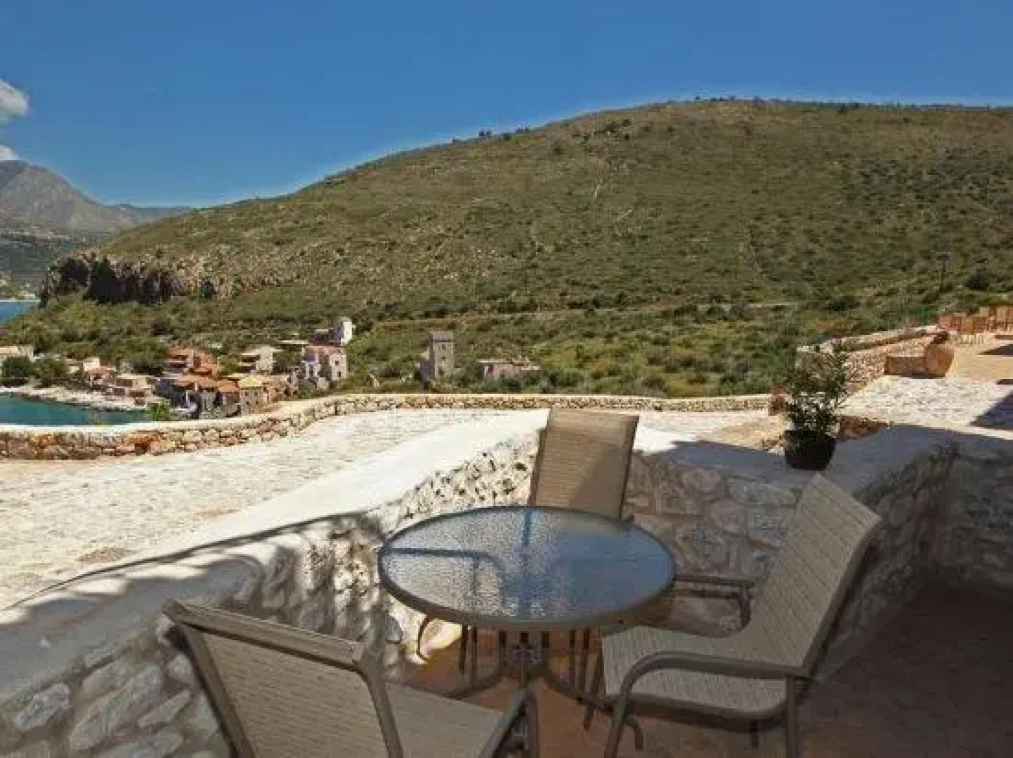 Vasilios Apartments Hotel