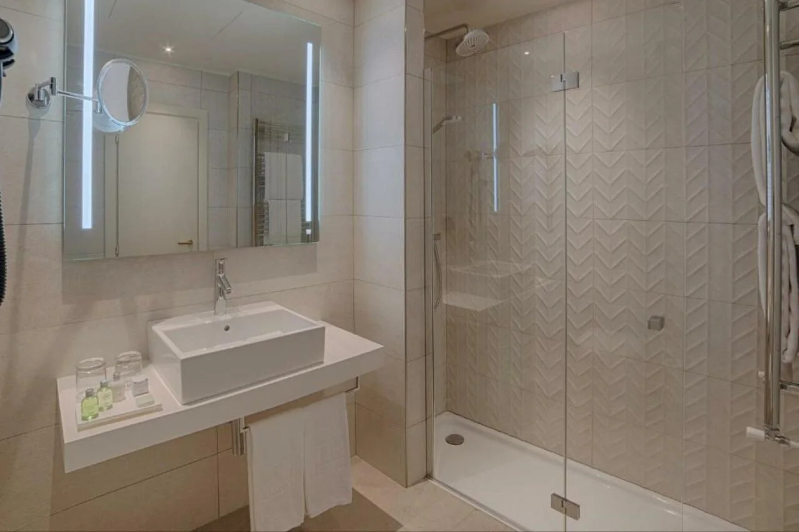 Отель NH Bologna de la Gare