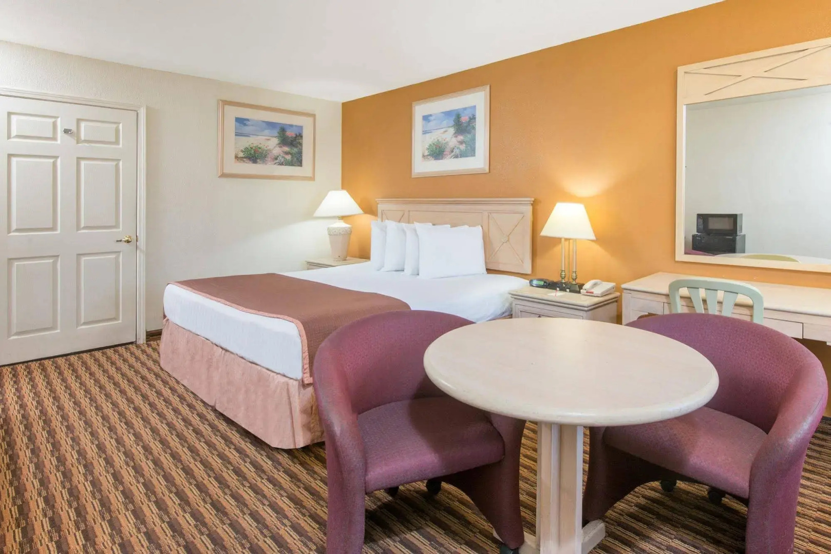 Red Carpet Inn & Suites