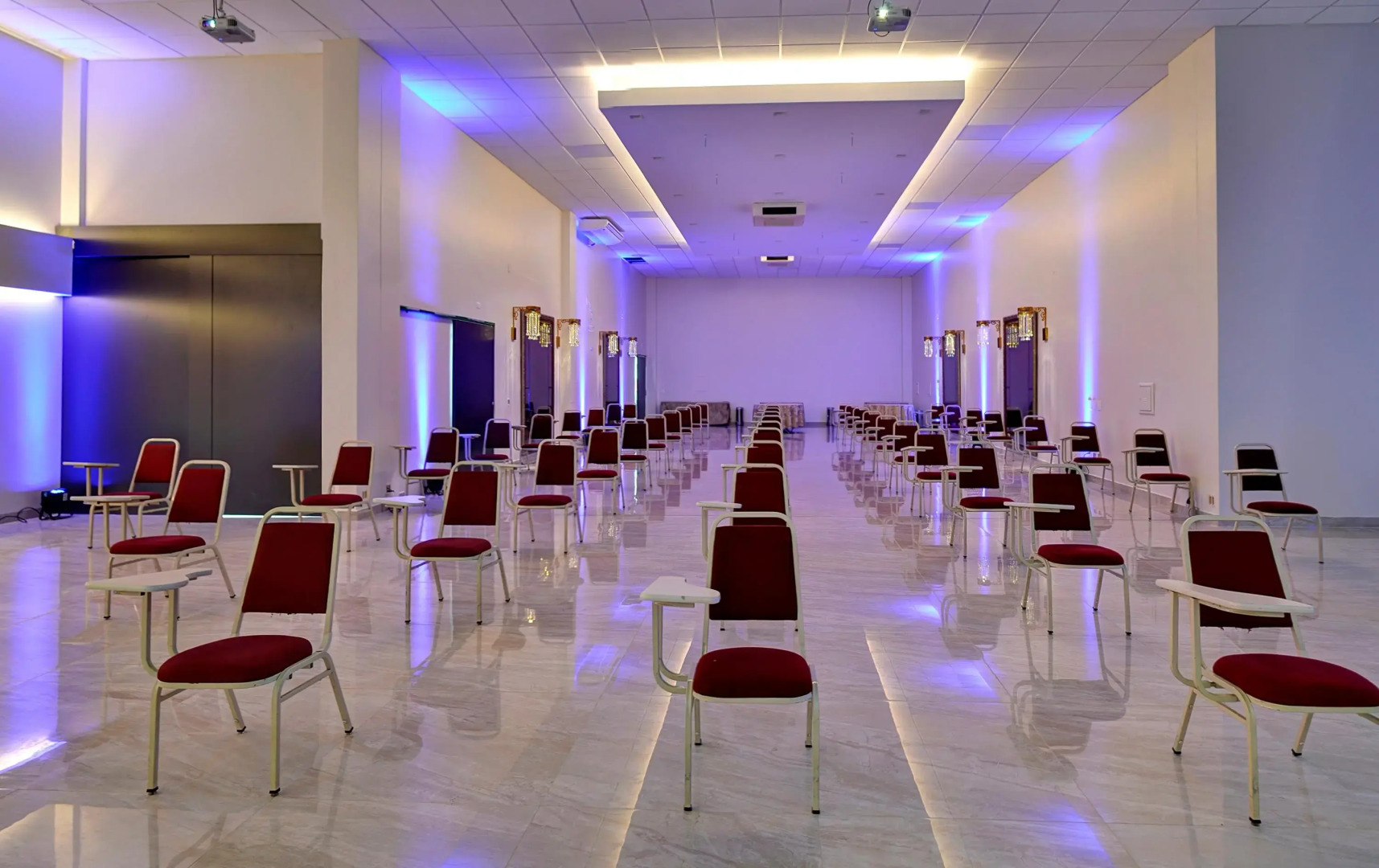 Porto Minas Hotel e Convenções