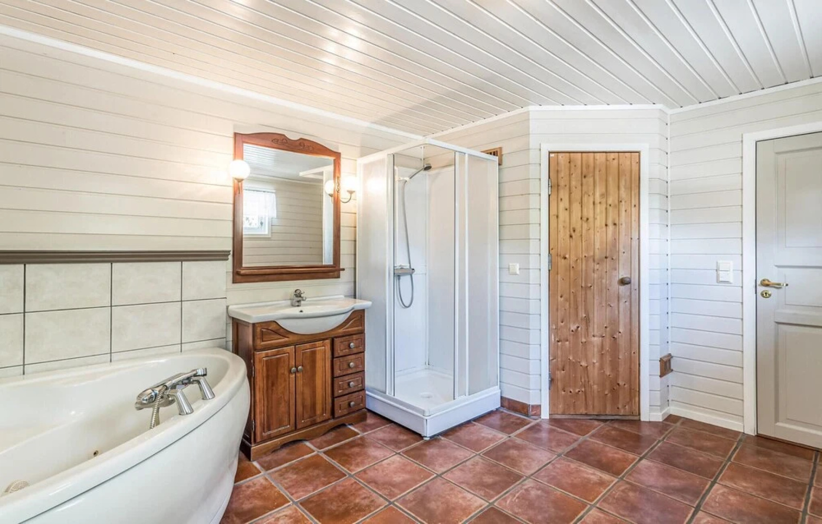 Amazing Home in Lindesnes With 5 Bedrooms, Indoor Swimming Pool and Wifi