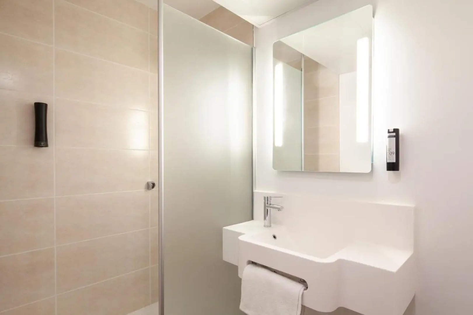 B&B HOTEL Nice Aéroport