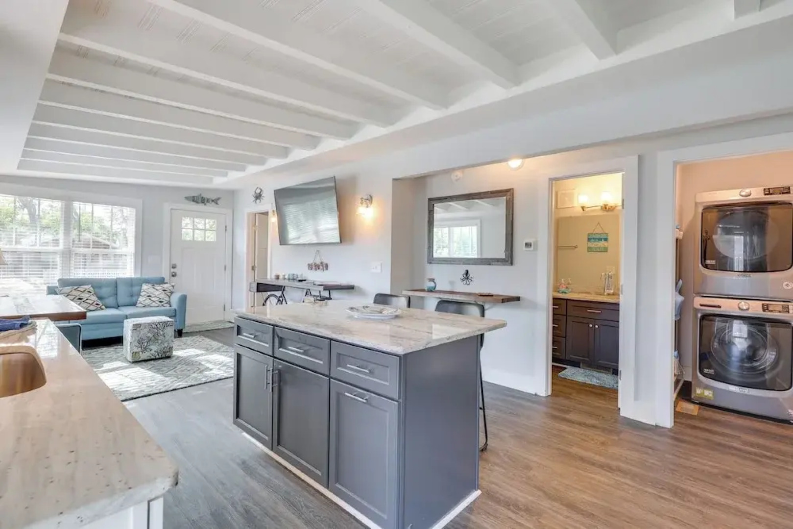 Modern Oak Island Escape: 1 Mile to Long Beach!