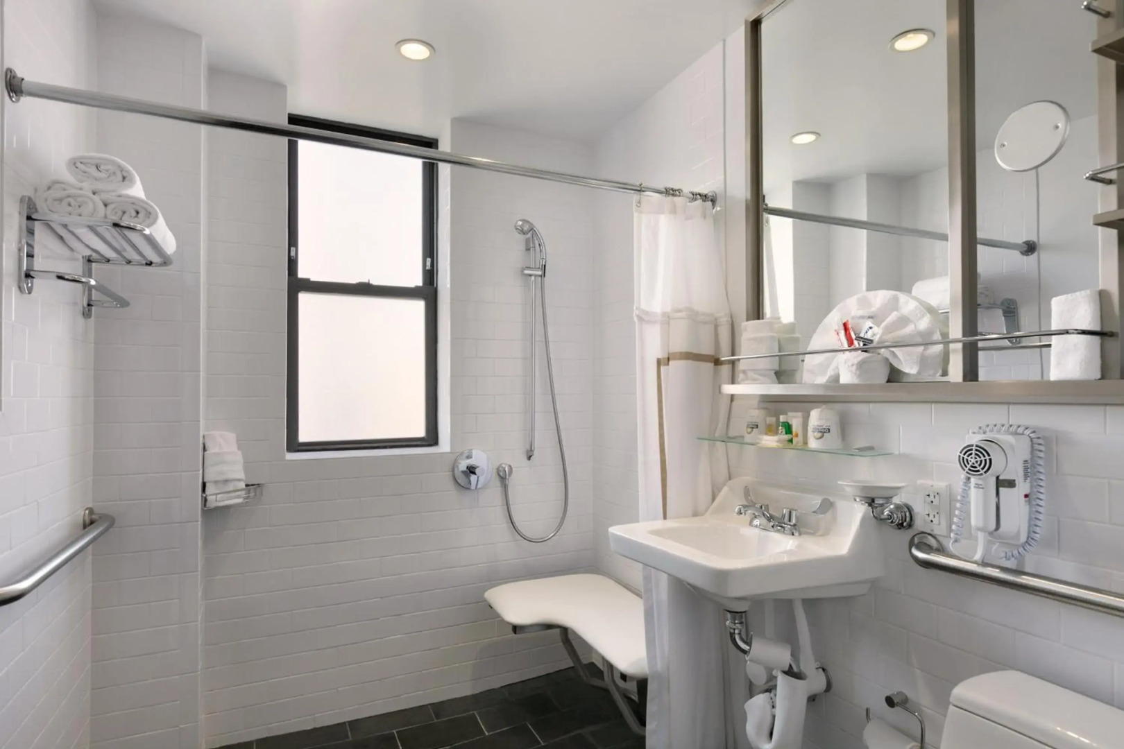 Night Hotel Broadway