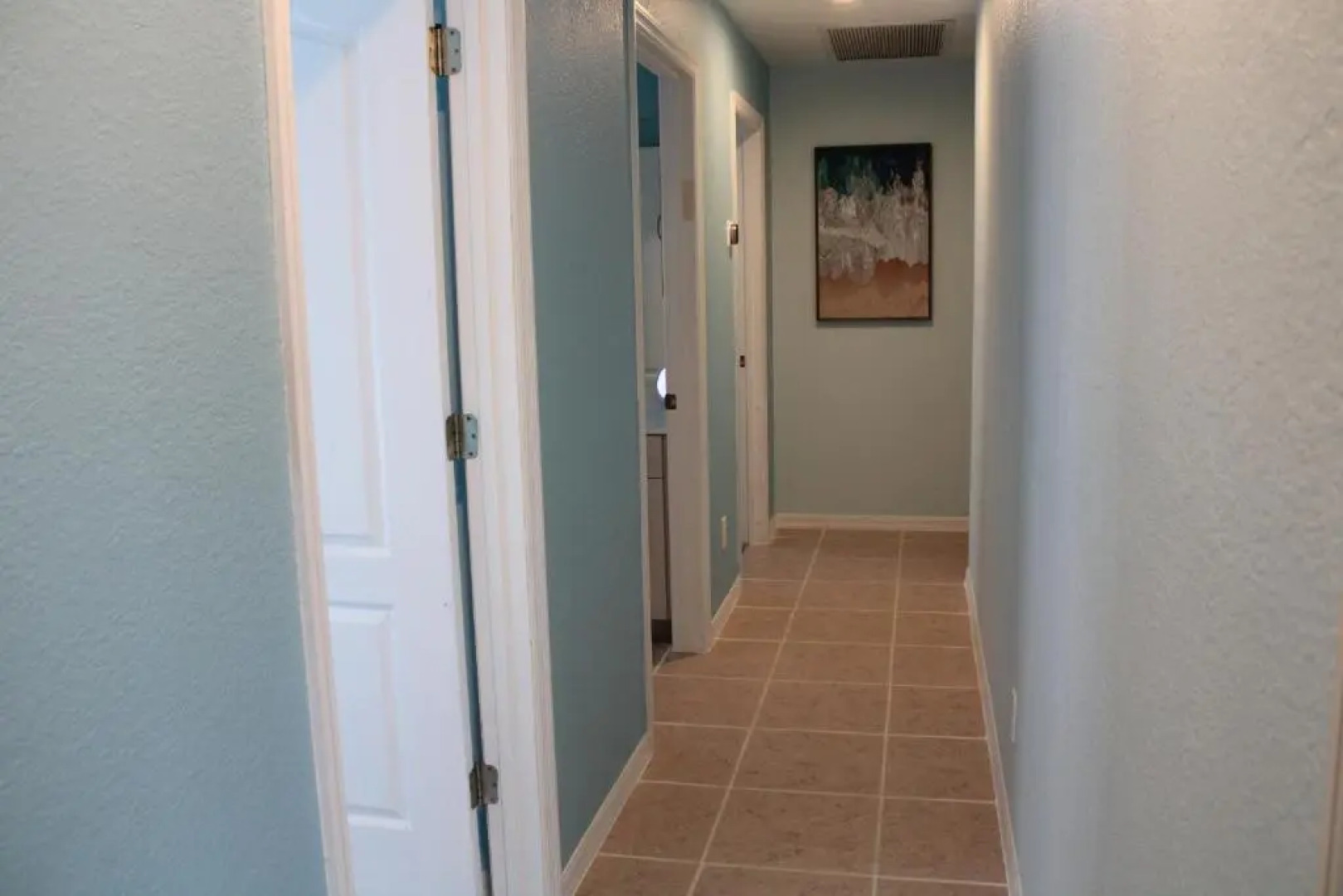 Spacious and private pool house, 15 min to beach