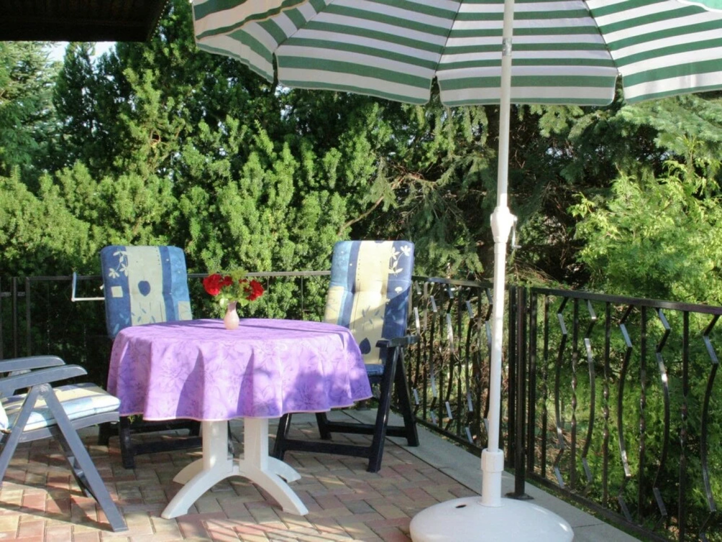 Small Holiday Home with Large Garden near Czech Border